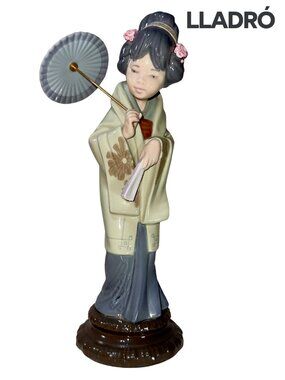 LLADRÓ Japanese Girl with Parasol Green Kimono Porcelain Figurine Spain